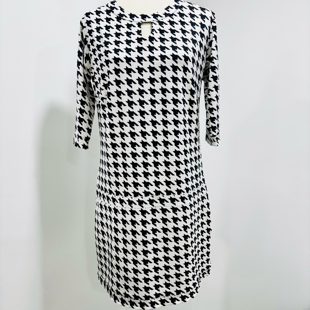 Drop Waist Dress Keyhole 3/4 Sleeves Houndstooth Design Black & White